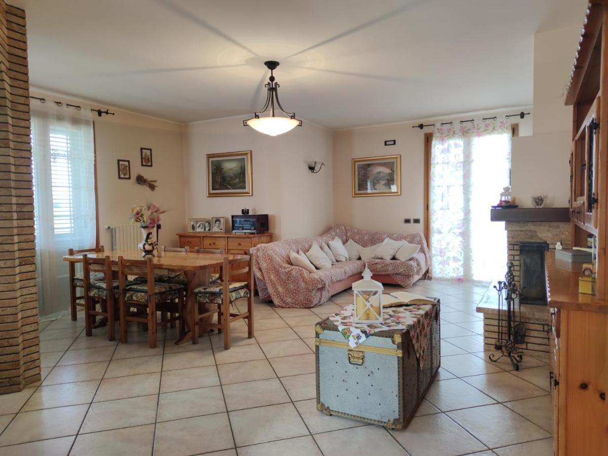 Relax In Collina A Due Passi Dal Mare Apartamento Torriana Exterior foto