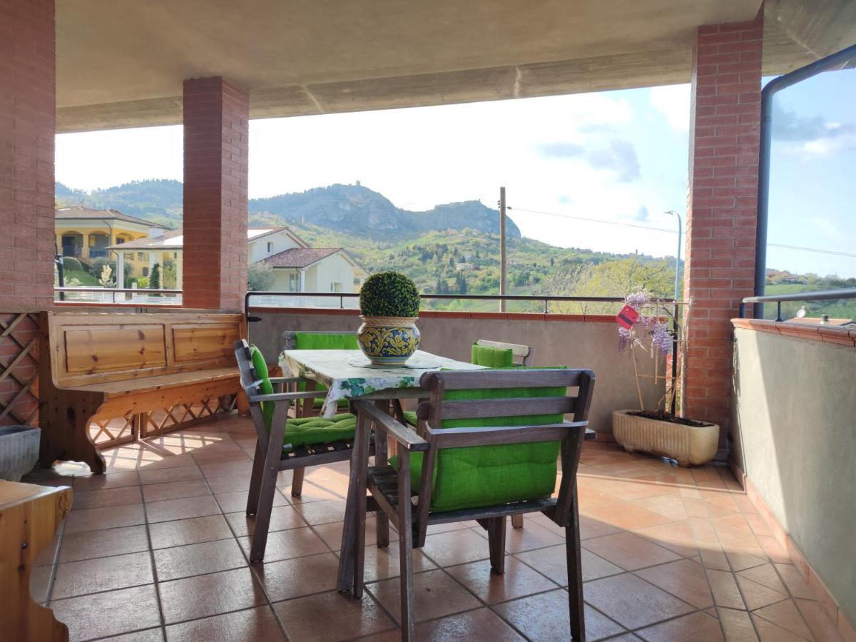 Relax In Collina A Due Passi Dal Mare Apartamento Torriana Exterior foto