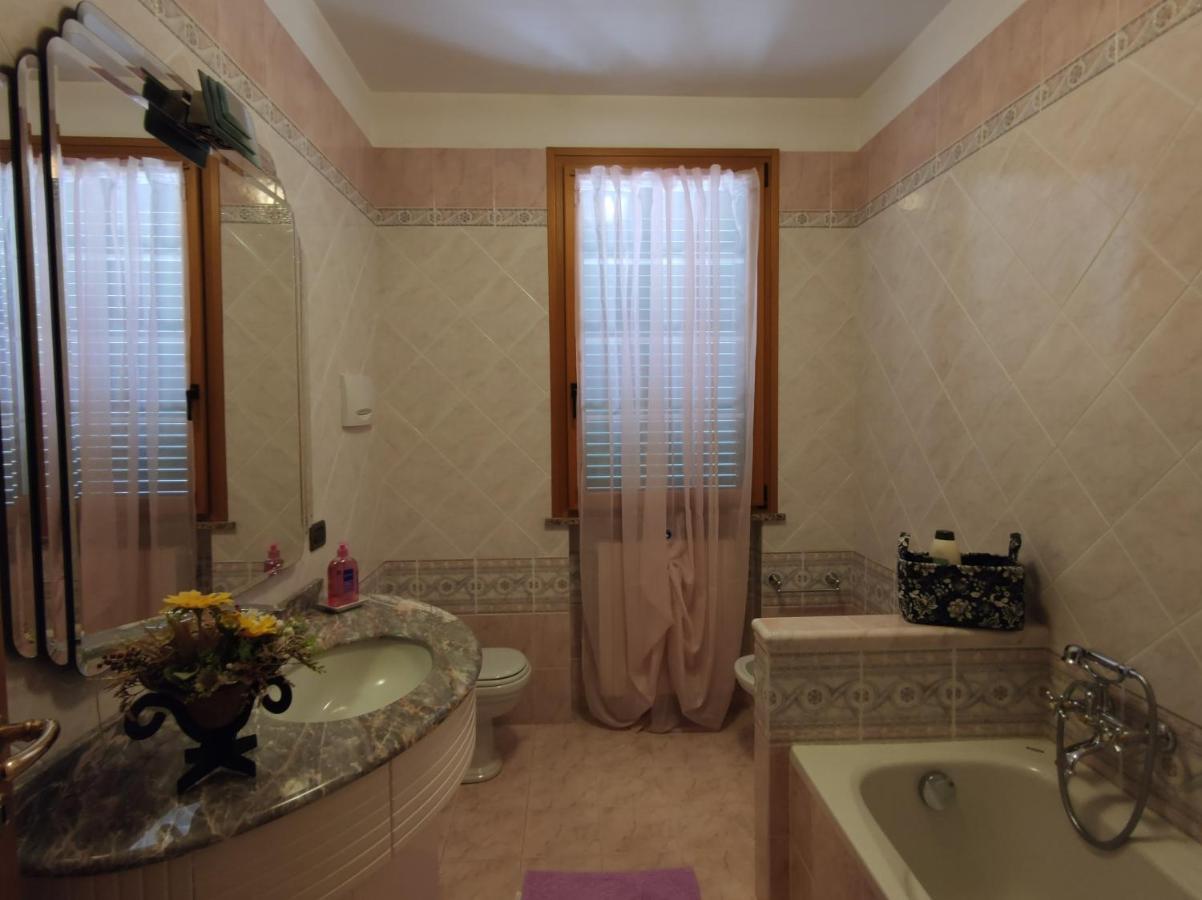 Relax In Collina A Due Passi Dal Mare Apartamento Torriana Exterior foto